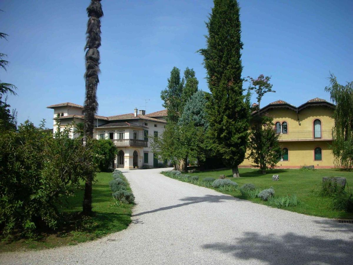 Volpe Pasini - Wine And Rooms Togliano Exterior photo